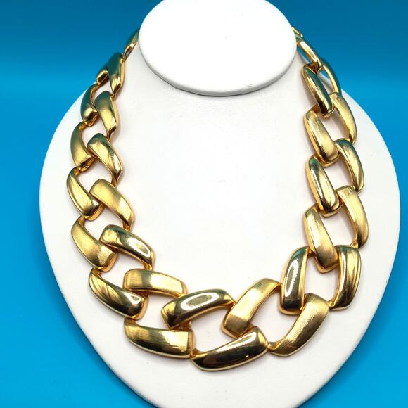 Vintage Chain Choker Necklace, Interlocking Gold Tone, 1980s - Picture 1 of 11